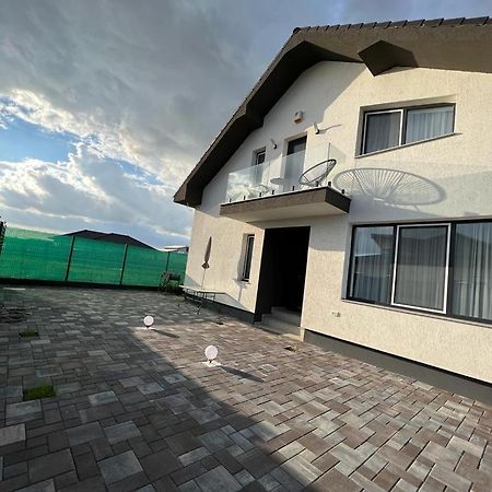 Casa Abiiani Hotel Орадеа Екстериор снимка