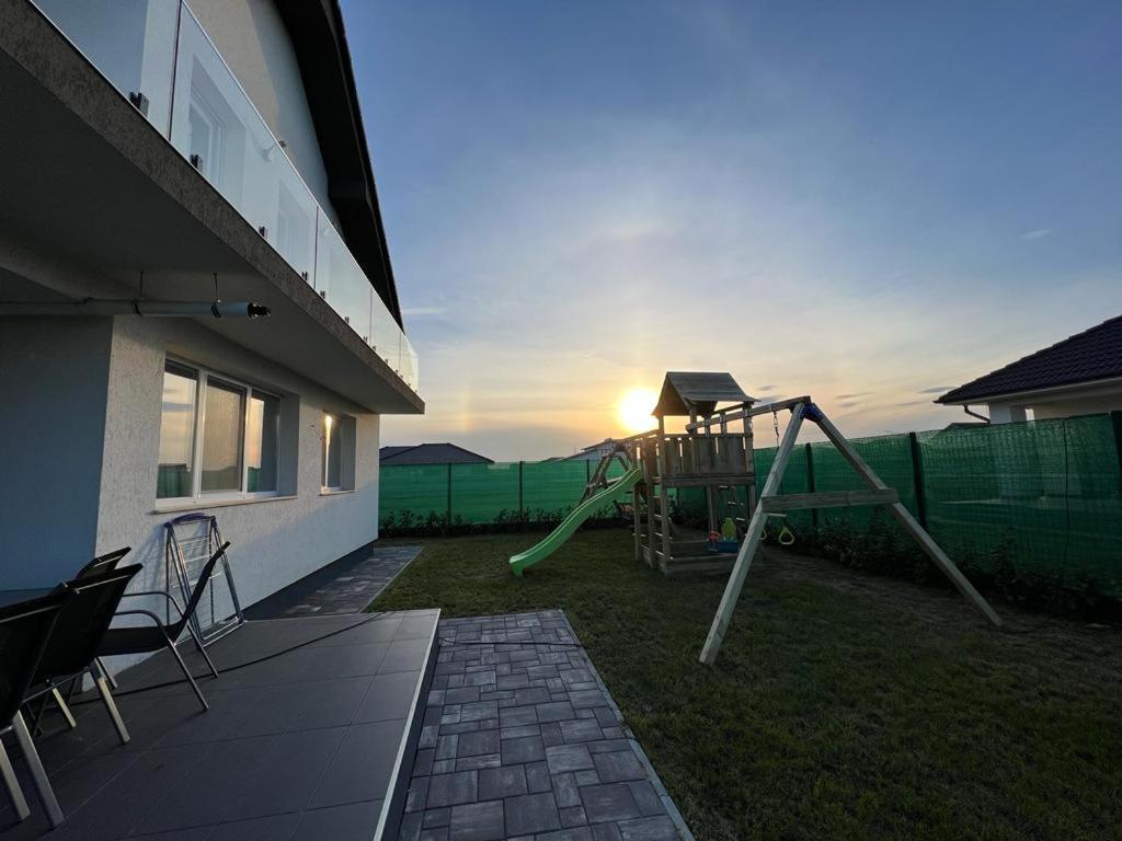 Casa Abiiani Hotel Орадеа Екстериор снимка