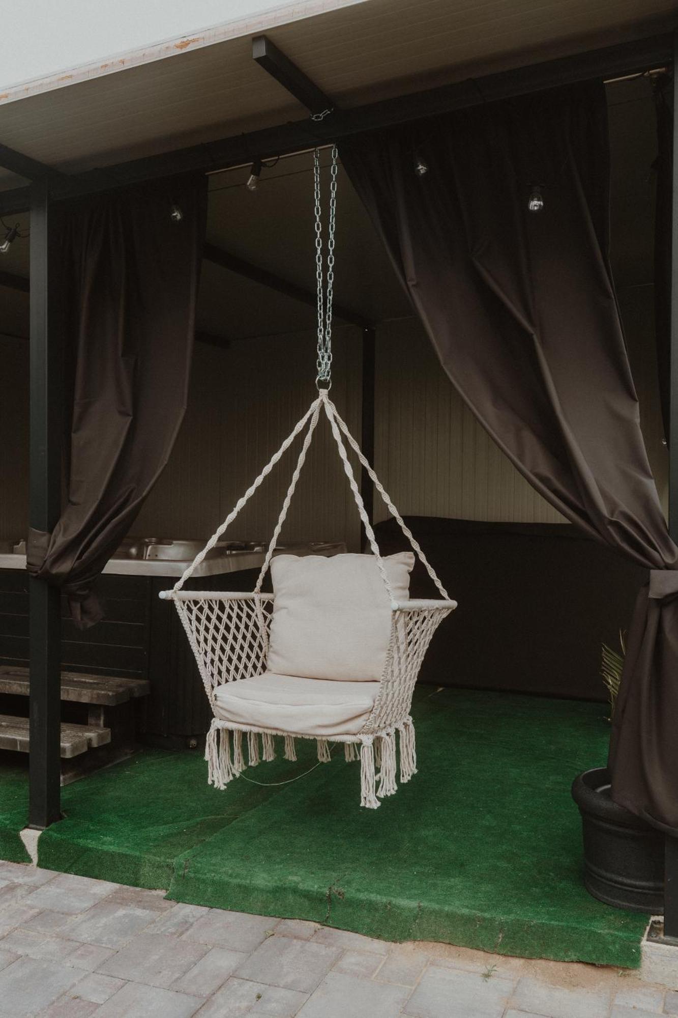 Casa Abiiani Hotel Орадеа Екстериор снимка