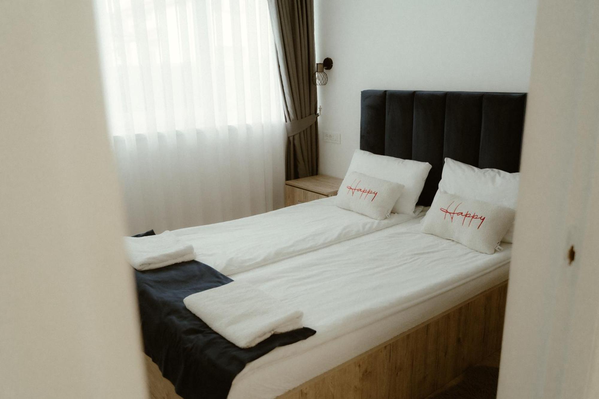 Casa Abiiani Hotel Орадеа Екстериор снимка