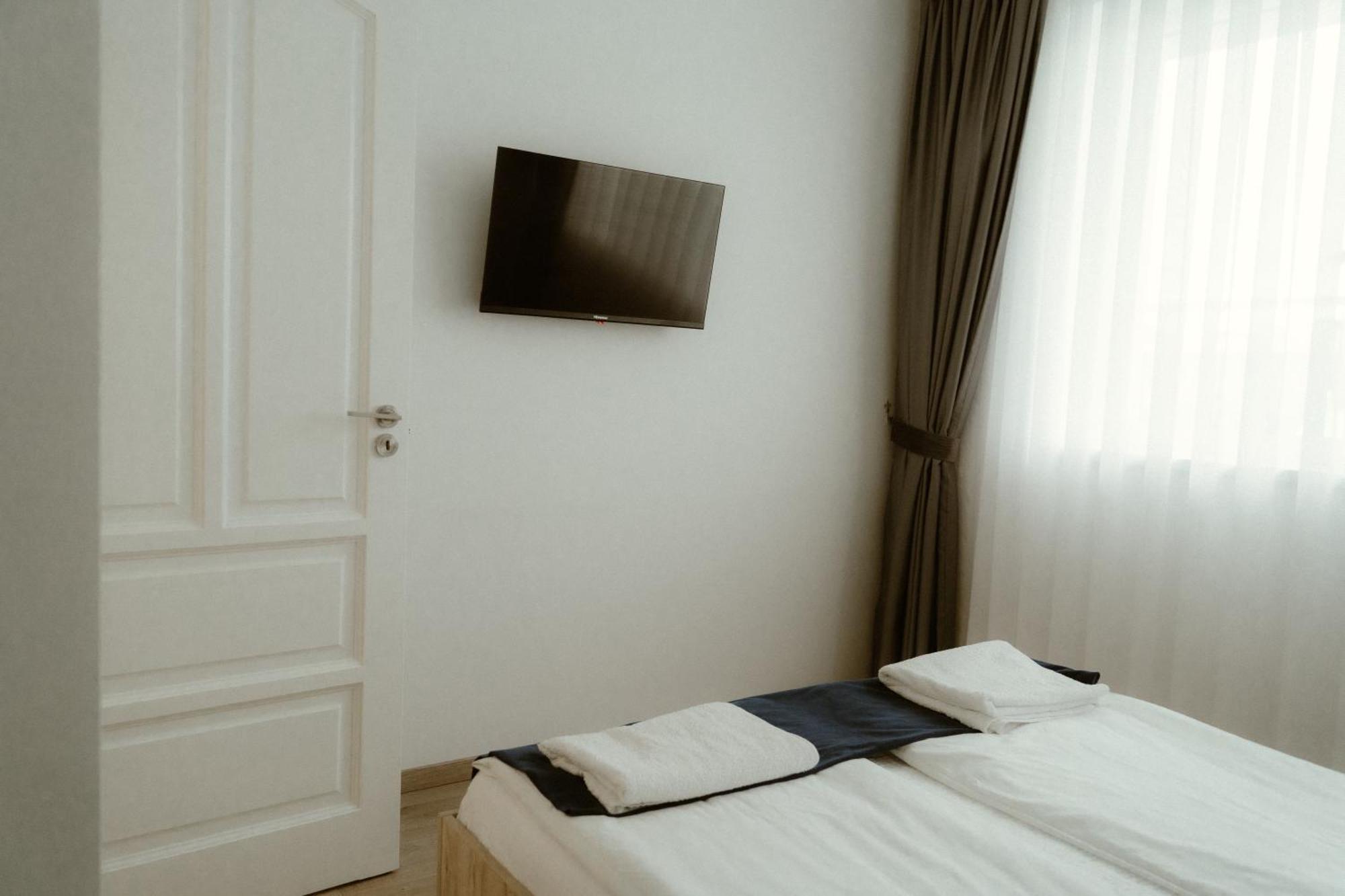 Casa Abiiani Hotel Орадеа Екстериор снимка